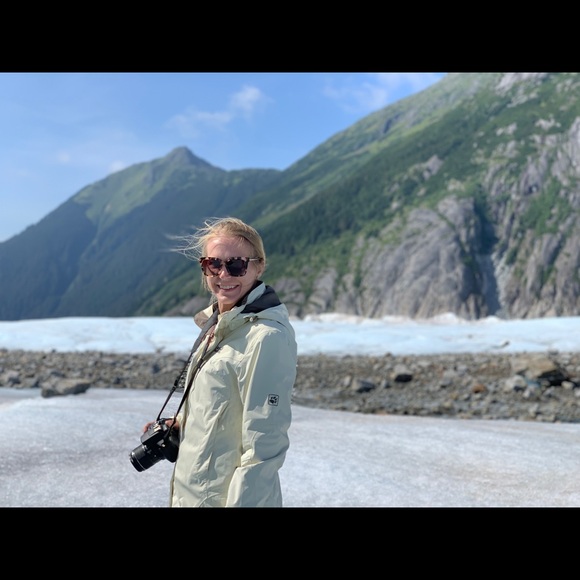 Meet your Posher, Shanna - Picture 2 of 3